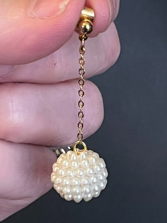 Vintage 1991 Avon Snowball Dangle Earrings - Picture 4 of 6